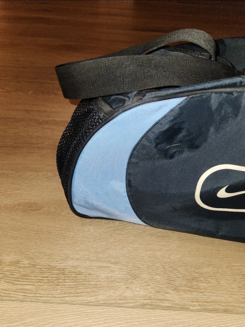Vintage Y2K Nike Light & Navy Blue Athletic Duffle Bag Red Tage Like New Conditi